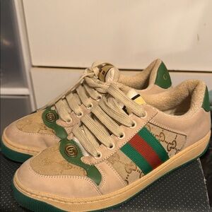 Gucci Beige Screener sneakers  with Green & Red Web Stripe
